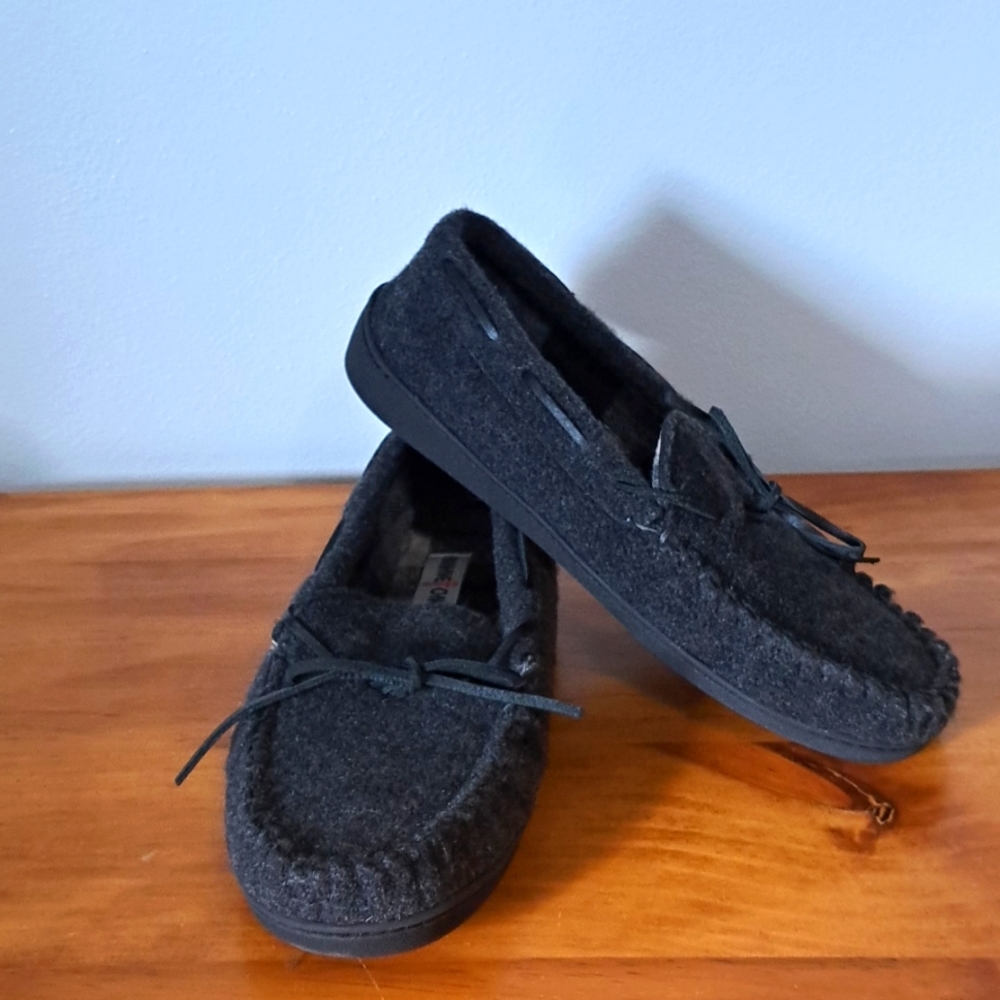 Moccosin Style Slippers gray felt size 10 hard sole